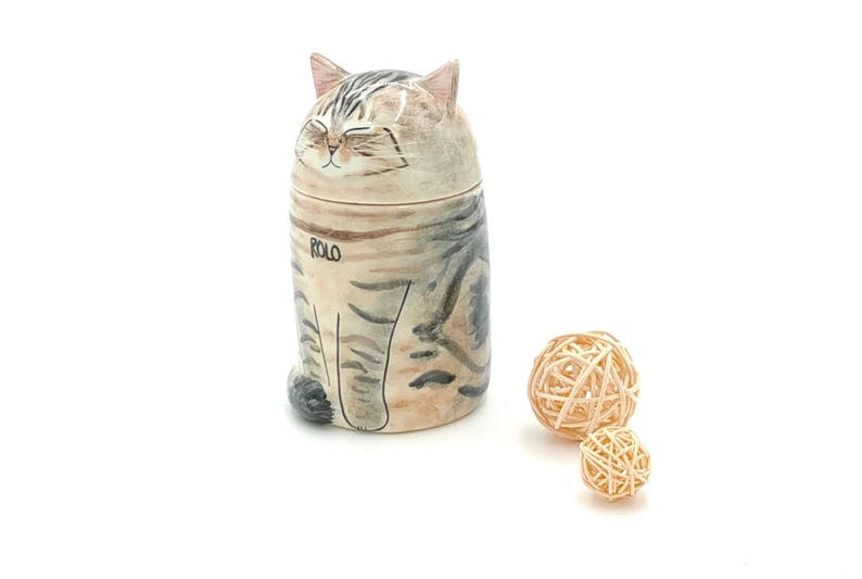 Personalized Cat Urn with Semi-spherical cover